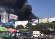 Cháy lớn gần sân bay Tân Sơn Nhất